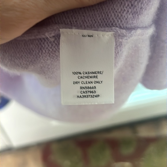 Purple Heart-Embellished Women's 100% cashmere oversized Sweater. - Picture 2 of 7